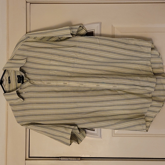 Van Heusen Shirts Mens No Iron Short Sleeve Button Down Poshmark